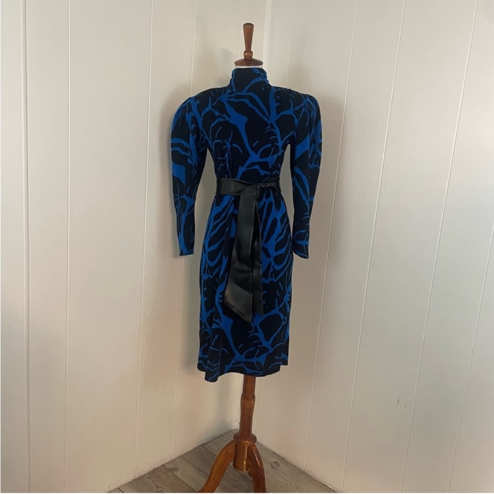 Vintage 80s 90s Knit Leaf Print Long Sleeve Midi Sheath Dress